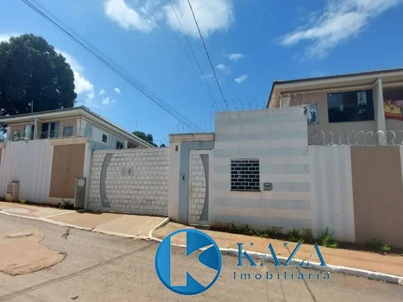 Apartamento térreo de 02 quartos, sala, cozinha, banheiro social, área de serviç...
