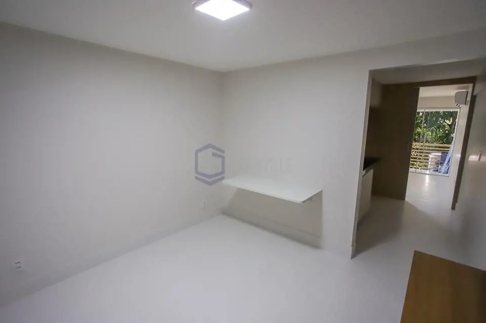 Granville Negócios Imobiliários Aluga:Excelente apartamento, mobiliada, dividida...