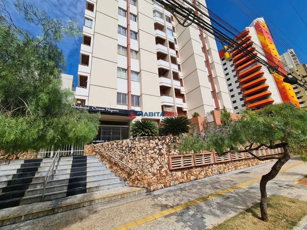 Apartamento com 03 Quartos, sendo 01 suíte;Sala ampla com sacada e ar condiciona...