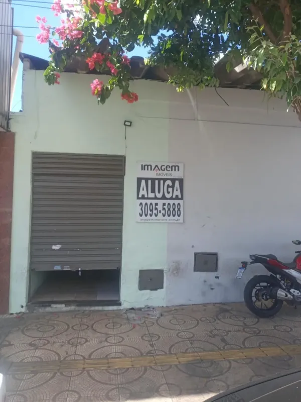 Sala com 21,54m² e banheiroAluguel - R$ 650,00IPTU - 49,01 (em média)VALOR SUJEI...