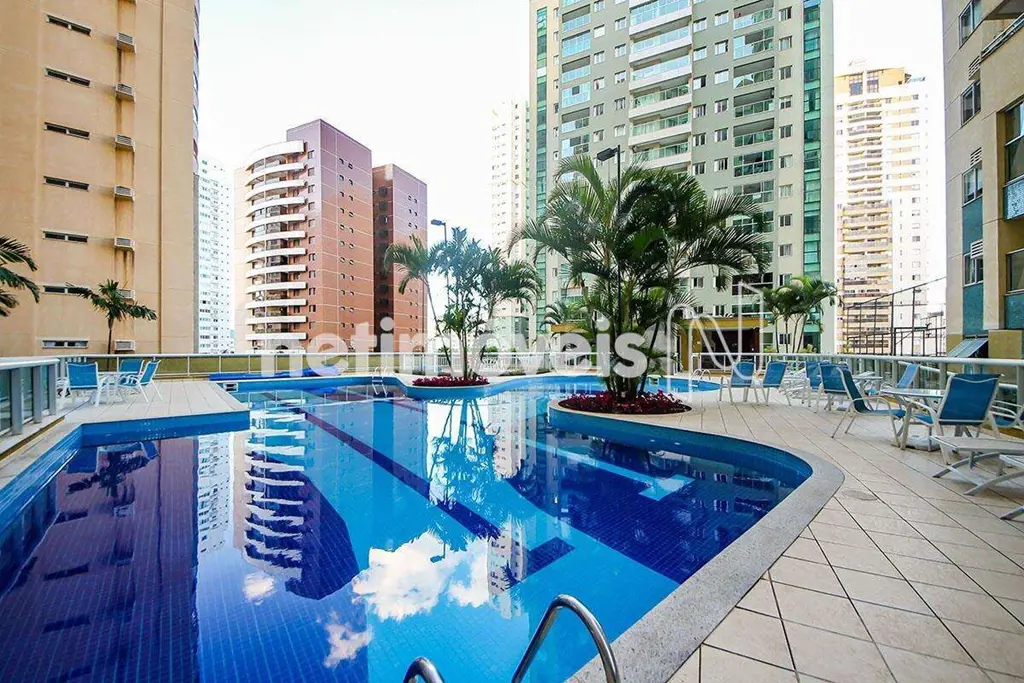 Cobertura reformada no Condomínio Via Club, com vista livre, excelente planta e ...