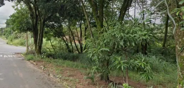Oportunidade Dupla: Chácaras Adjacentes à VendaDescrição:Duas chácaras contíguas...