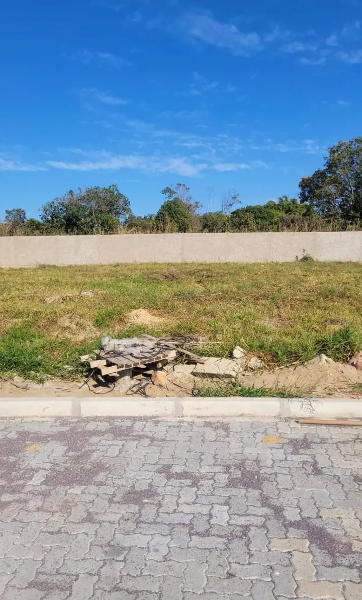 Vendo ótimo lote Obs: Não é no Santa Bárbara não Fica uma rua antes do Santa Bár...