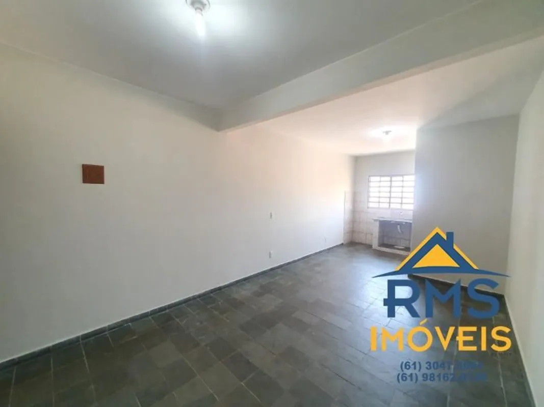 RMS Imóveis Aluga 01 MÊS GRÁTIS - Kit com 35m2; - WC Social;- Excelente localiza...