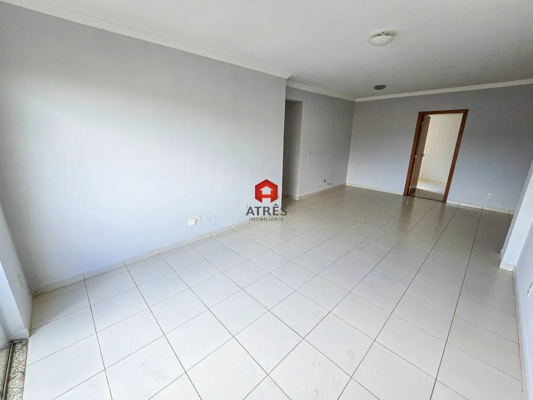Localizado no Setor dos Funcionários com aproximadamente 90m² de área privativa ...