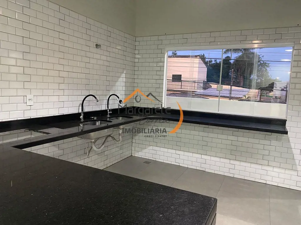 Imobiliária Margarete Corrêa vende Excelente Apartamento Duplex no setor de Mans...
