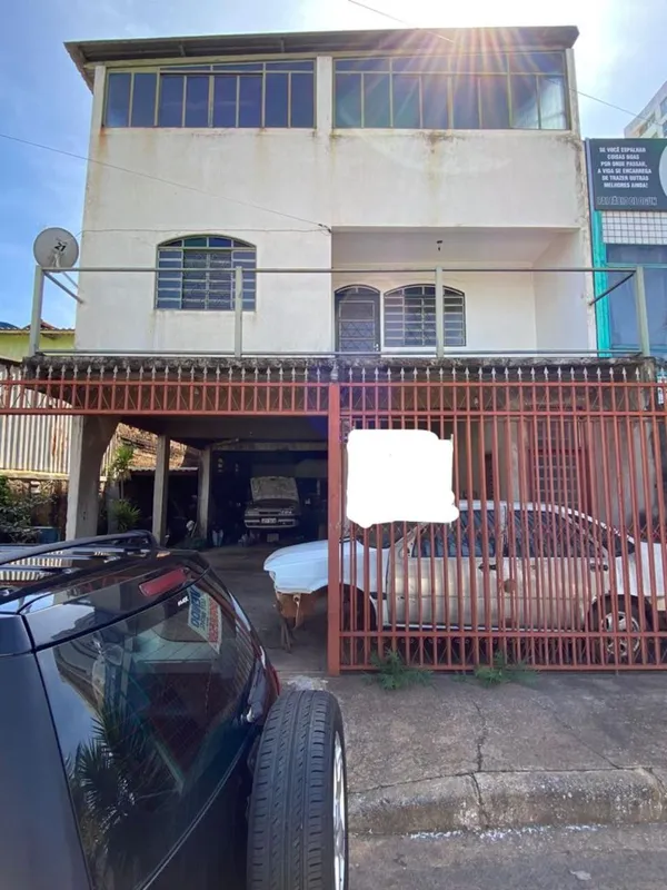 SOBRADO, 3 QUARTOS, 1 SUÍTE, NA QUADRA 4 DO SETOR DE INDUSTRIAS DO GAMA, COM SAL...