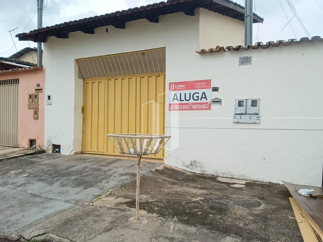 Alugo casa espaçosa com 3/4 com suíte Ao lado do Cidade Empresarial. Composto po...