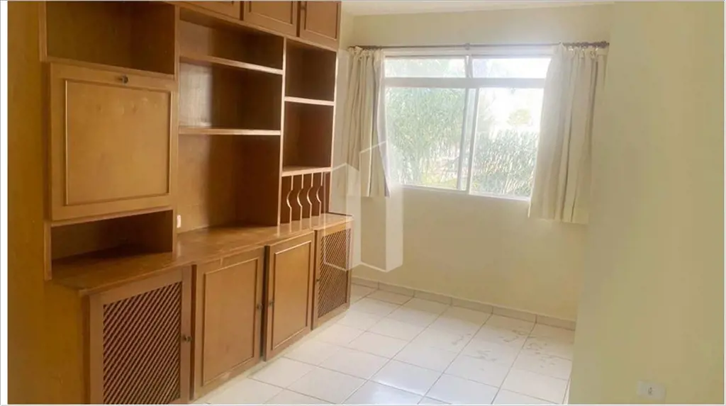 Apartamento bem localizado no Setor Marista, possui 2 quartos, 1 banheiro, cozin...
