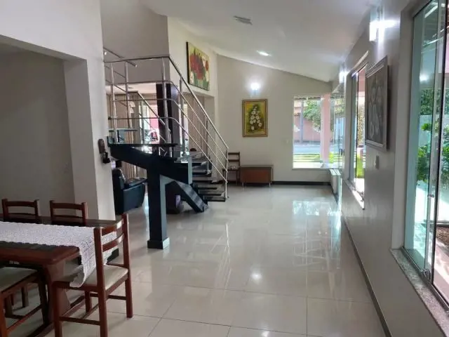 Excelente Sobrado Condomínio fechado Privê Atlântico com área de 370,00m2, 05 qu...