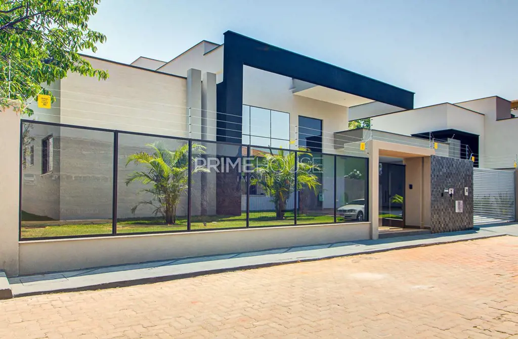 Linda casa recém construída em Arniqueiras, toda equipada com cerca elétrica e d...