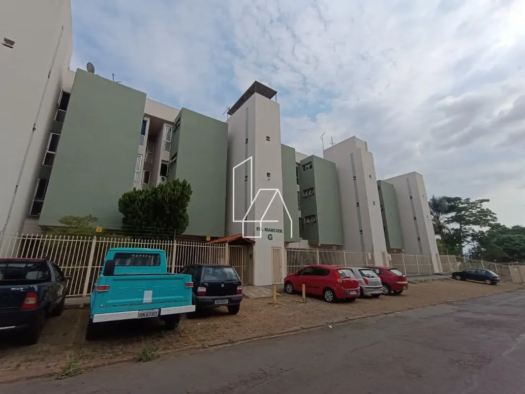 LÍGIA ALMEIDA CONSULTORA DE IMÓVEIS ALUGA NO GUARÁ I• 2 quartos• 1 banheiro• Arm...