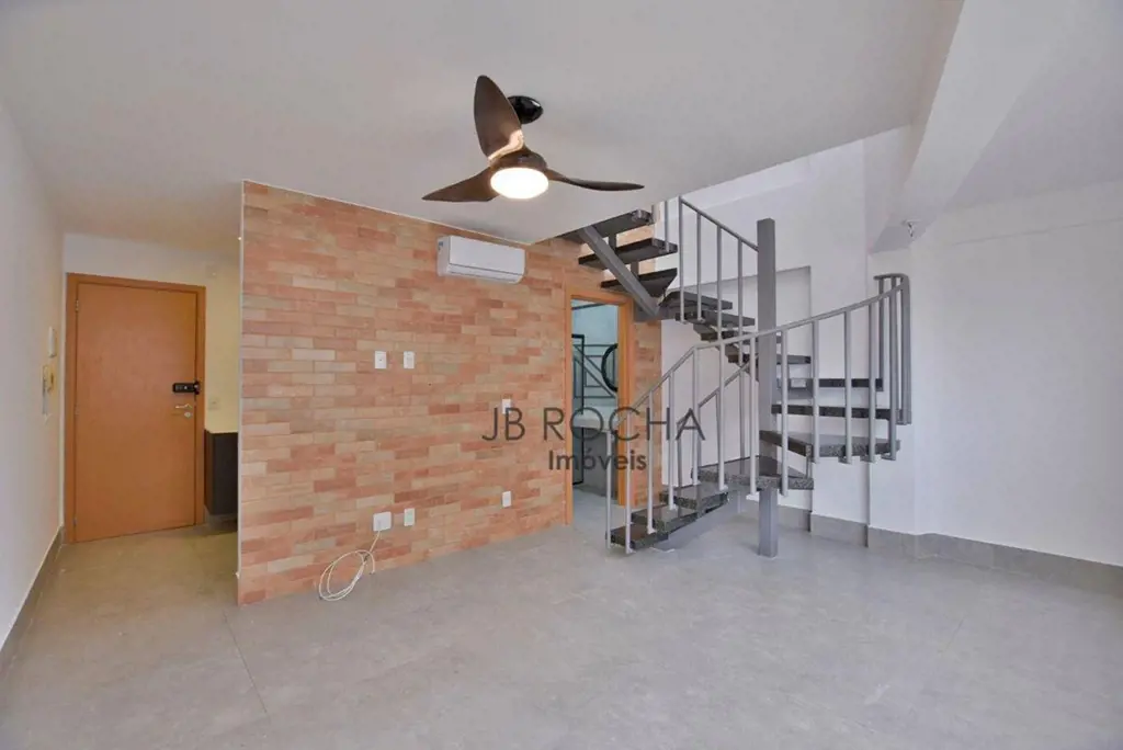 JB ROCHA IMÓVEIS VENDE - DUPLEXApartamento Duplex no Edifcio Cosmopolitan, 01 su...