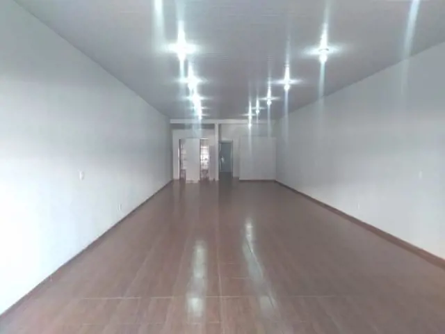 Loja para locação com área total de 120,00m², sendo salão com 84,00m² Imóvel pro...