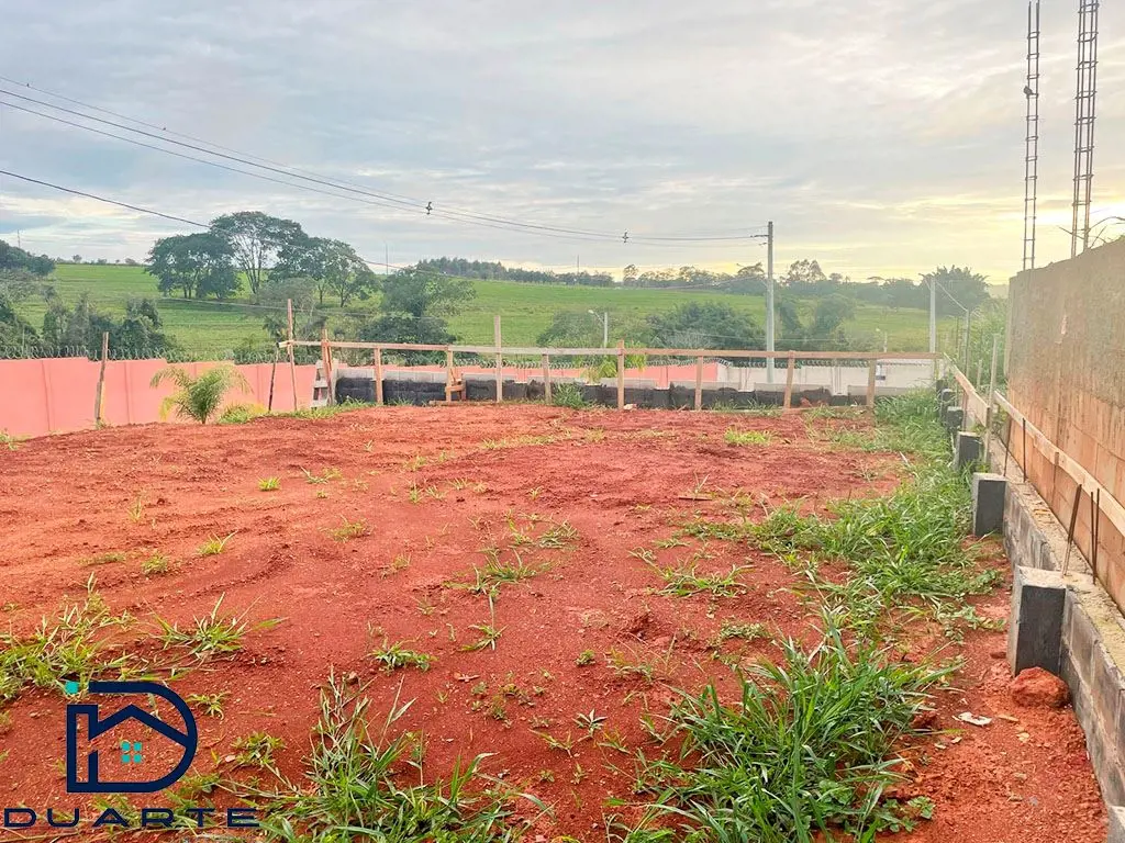 Lote em Condomínio Residencial Gaudí, com:- 520m²;- Quadra 18;- Aterrado e muro ...