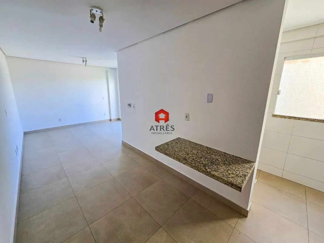 Localizada no Setor Central com aproximadamente 25m² composta de: suíte, banheir...