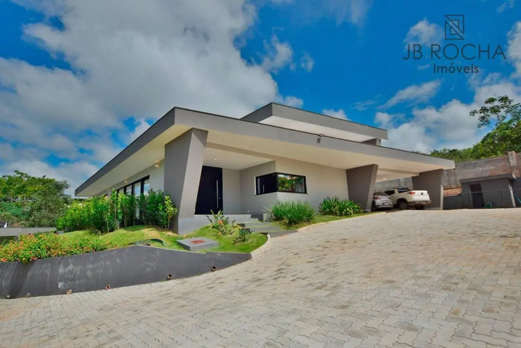 JB ROCHA IMÓVEIS VENDE COM EXCLUSIVIDADECasa Térrea e moderna no Condomínio Sola...