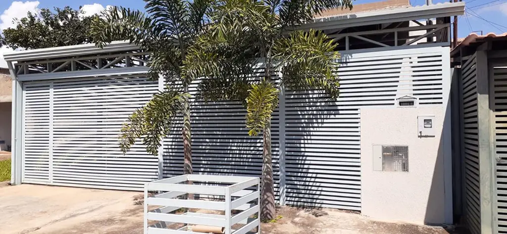 Casa nova com laje, em uma das melhores localizações de Sobradinho II, localizad...