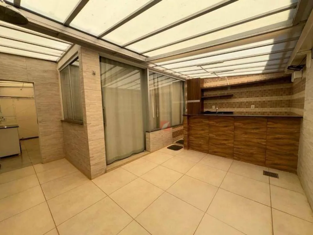 Segurança e lazer num só lugar!!Área privativa de 88,60 m², distribuídos em:Térr...