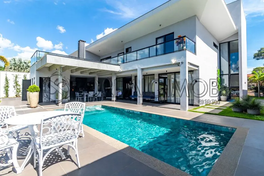 VILLA144450 - Última atualização: 03/06/26 23:30Esta moderna casa em excelente l...