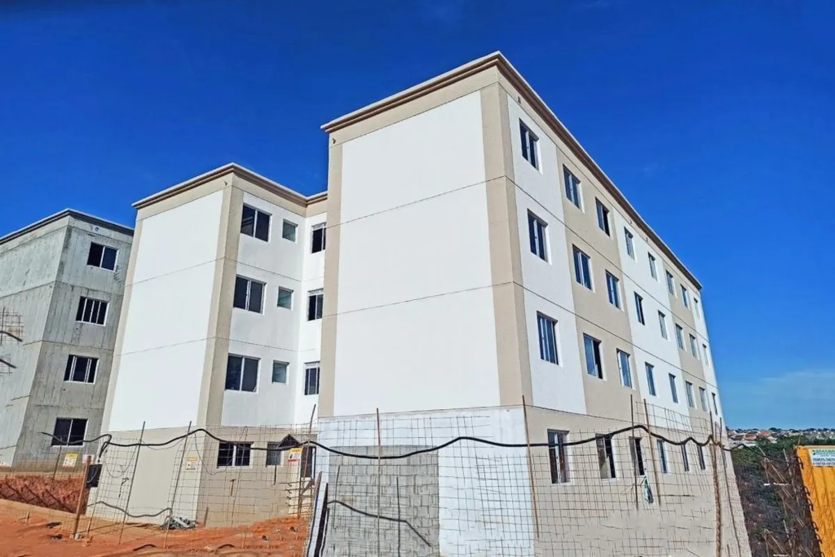 Apartamento novo com 02 quartos, sala, banheiro social, cozinha, Ã¡rea de serviÃ...