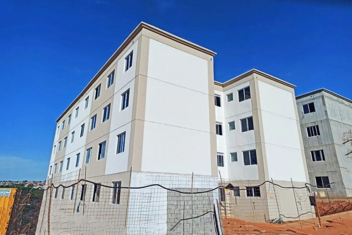 Apartamento novo com 02 quartos, sala, banheiro social, cozinha, Ã¡rea de serviÃ...
