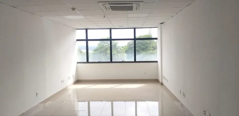 Prédio NOVO com Excelente localização (SEPN 515 Bloco E), próximo a bancos, acad...