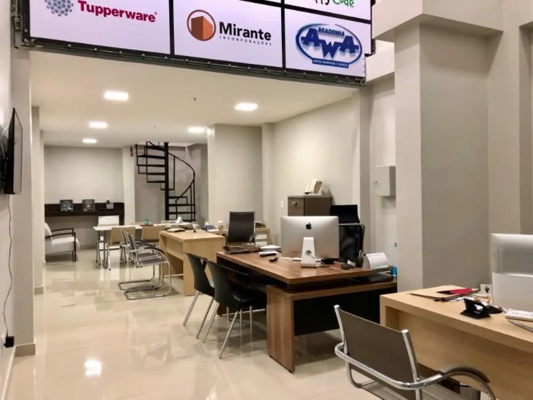 ONE PARK MALL LOCADA POR R$ 2.900,00 ( matrícula 246.384 ) Loja localizada no ce...
