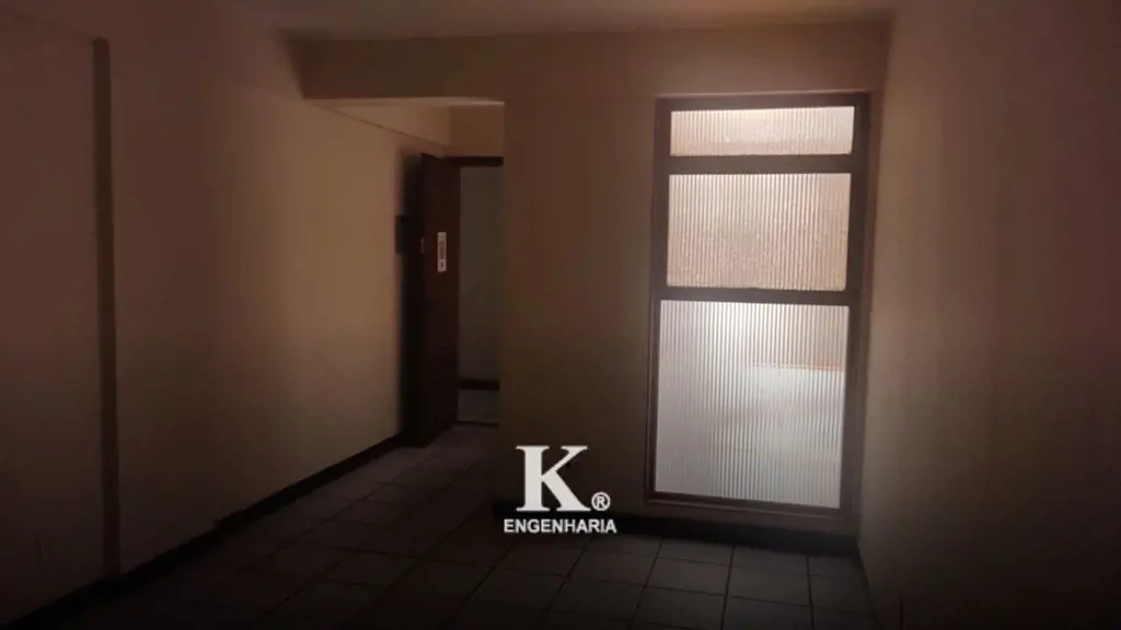 Salas comerciais com áreas que variam de 28 m2 a 36 m2, todas com banheiro priva...