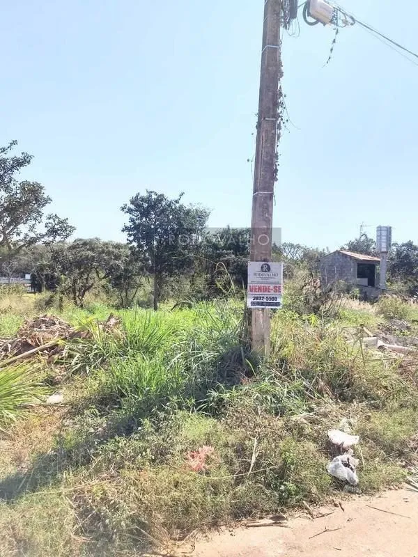 LOTE DE 2.560 M², NO JARDIM IPANEMA, EM APARECIDA DE GOIÂNIA.Área de frente: 30,...