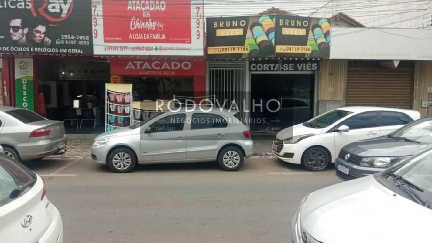 Lote com 5 salas comerciais construídas, prontas para alugar, no Setor Campinas,...