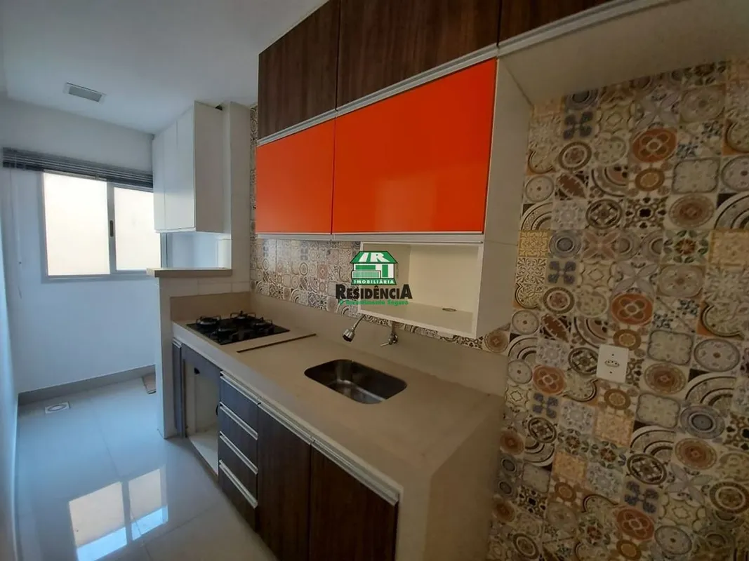 Apartamento- 75m²- 02 quartos sendo 01 suíte com box, espelho e armários planeja...