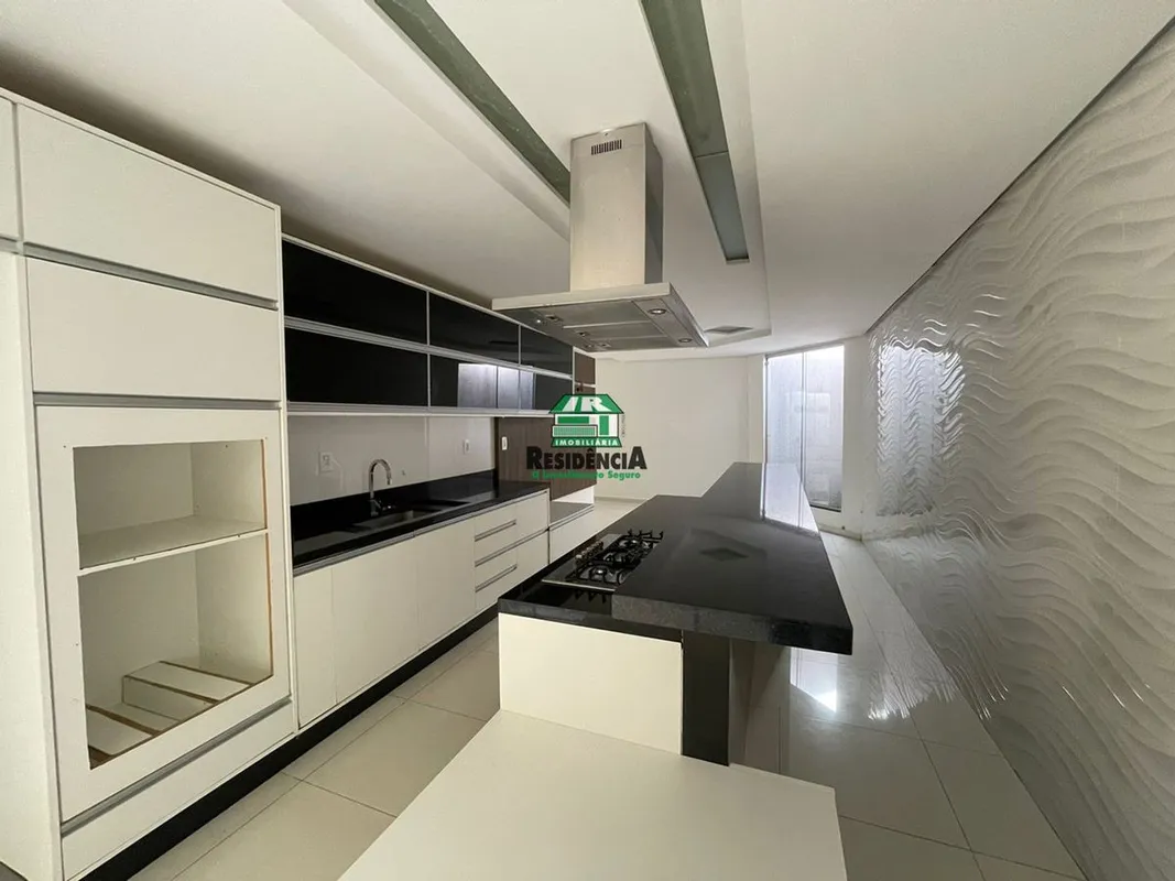 Casa na Vila Formosa com 250 m² de terreno e 120 m² de construção,contendo:03 su...