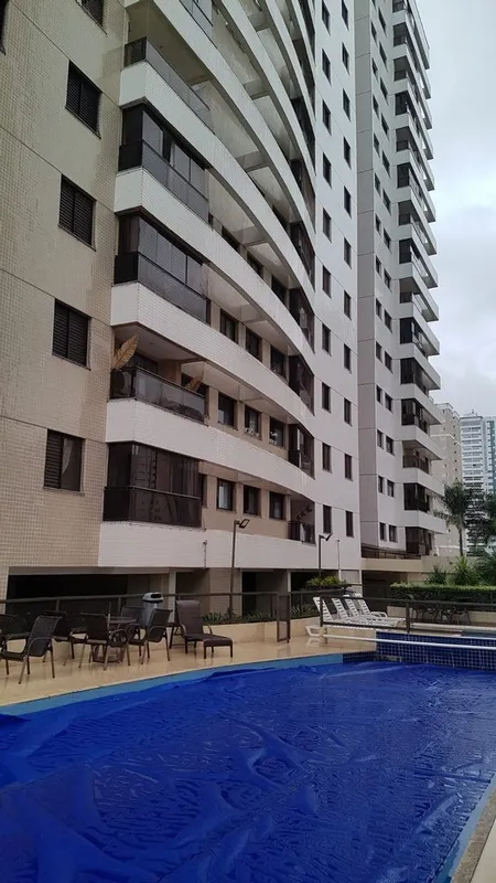 Apartamento com 102m² reformado, composto por: 3 quartos sendo 1 suíte, armários...