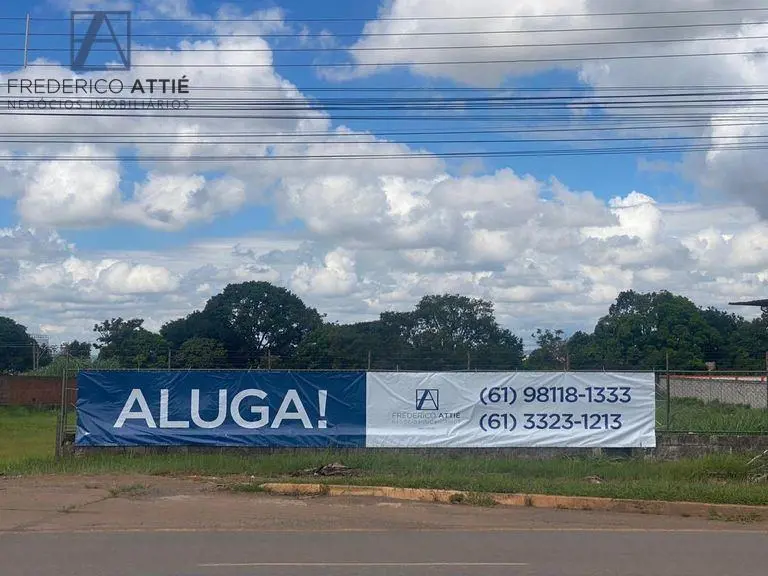 Aluga terreno de 10.000,00m2 de esquina no STRC, em frente à passagem do SIA par...