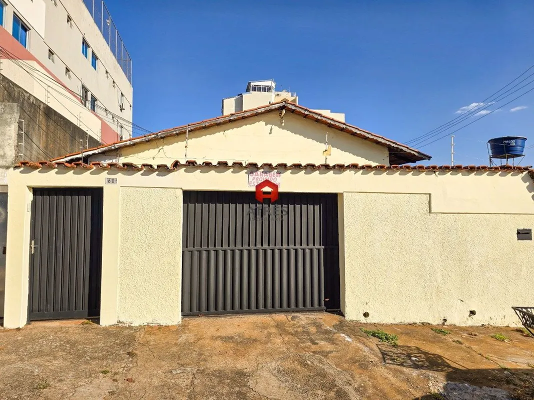 Localizada no Setor Leste Universitário com aproximadamente 80m² de área privati...
