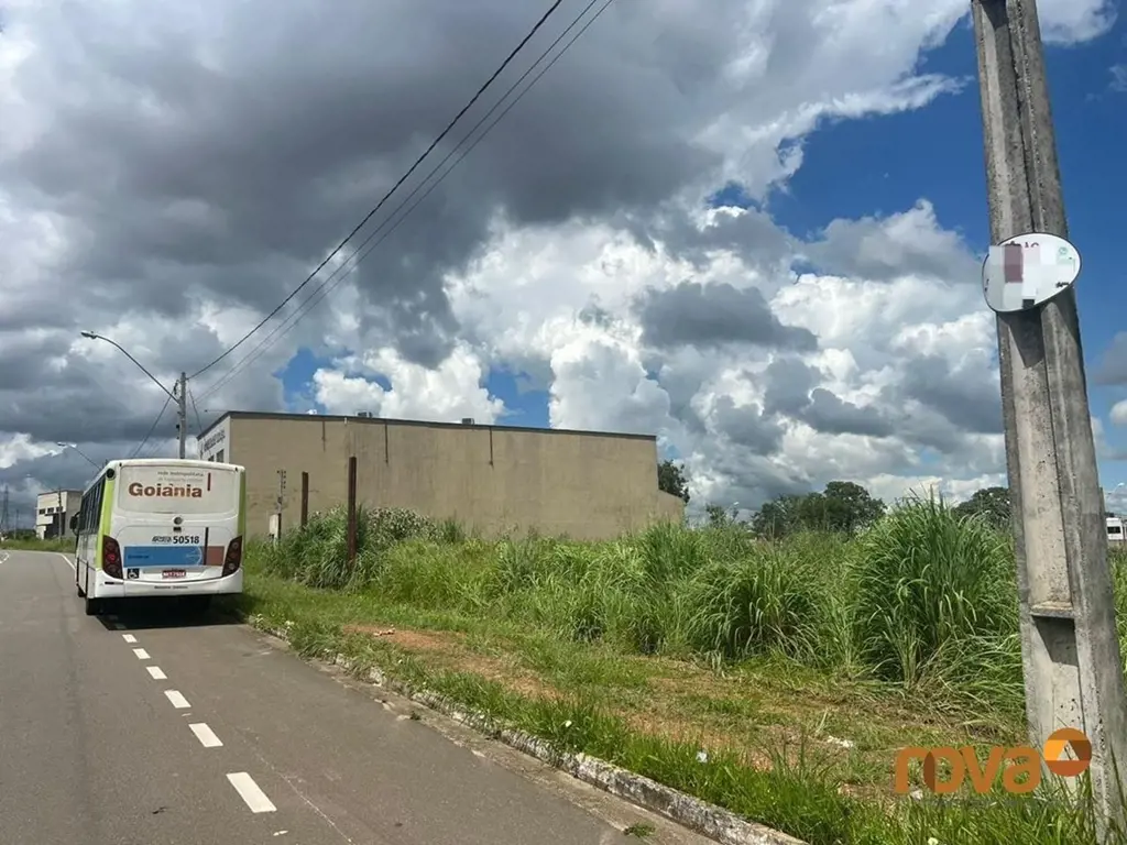 Lote a venda comercial ou residencial , em avenida na linha de ônibus com área 2...