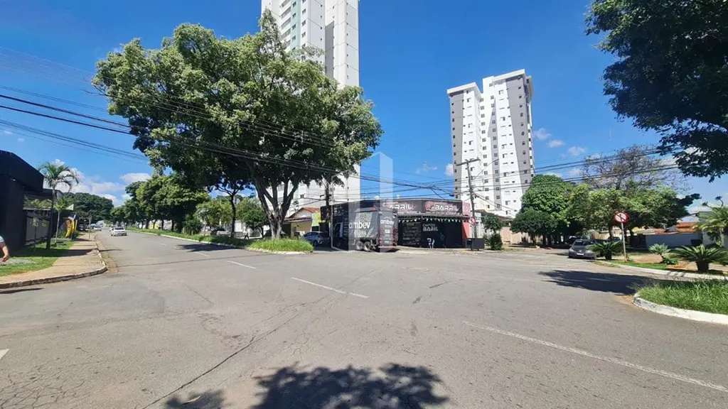 Prédio Comercial com 04 salas comerciais e 01 casa,  esquina positiva,Tudo aluga...