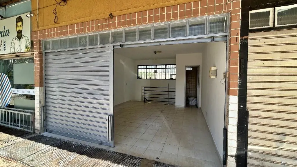 LOJA LÚCIO COSTALOJA COM TÉRREO E SUBSOLO.ENDEREÇO: QE 03 Lote 03 Loja 03 Lúcio ...
