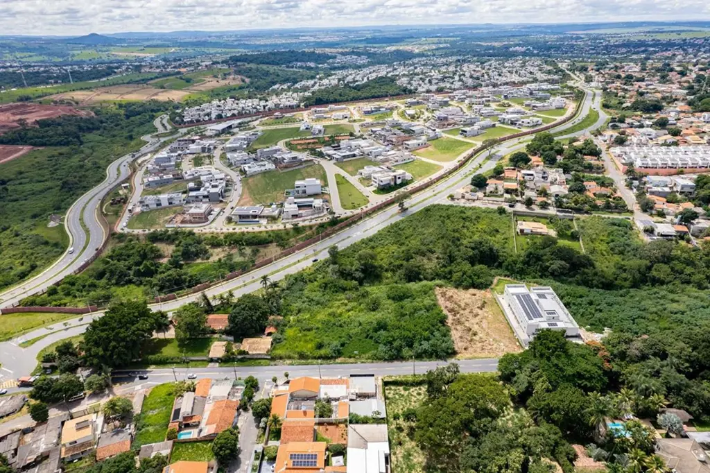 Seja dono de um terreno estrategicamente localizado na Região do Jardins Itália,...