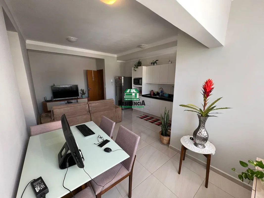 -02 quartos sendo um suíte-Sala-Cozinha-68m² -Armários em todo apartamento-Garag...