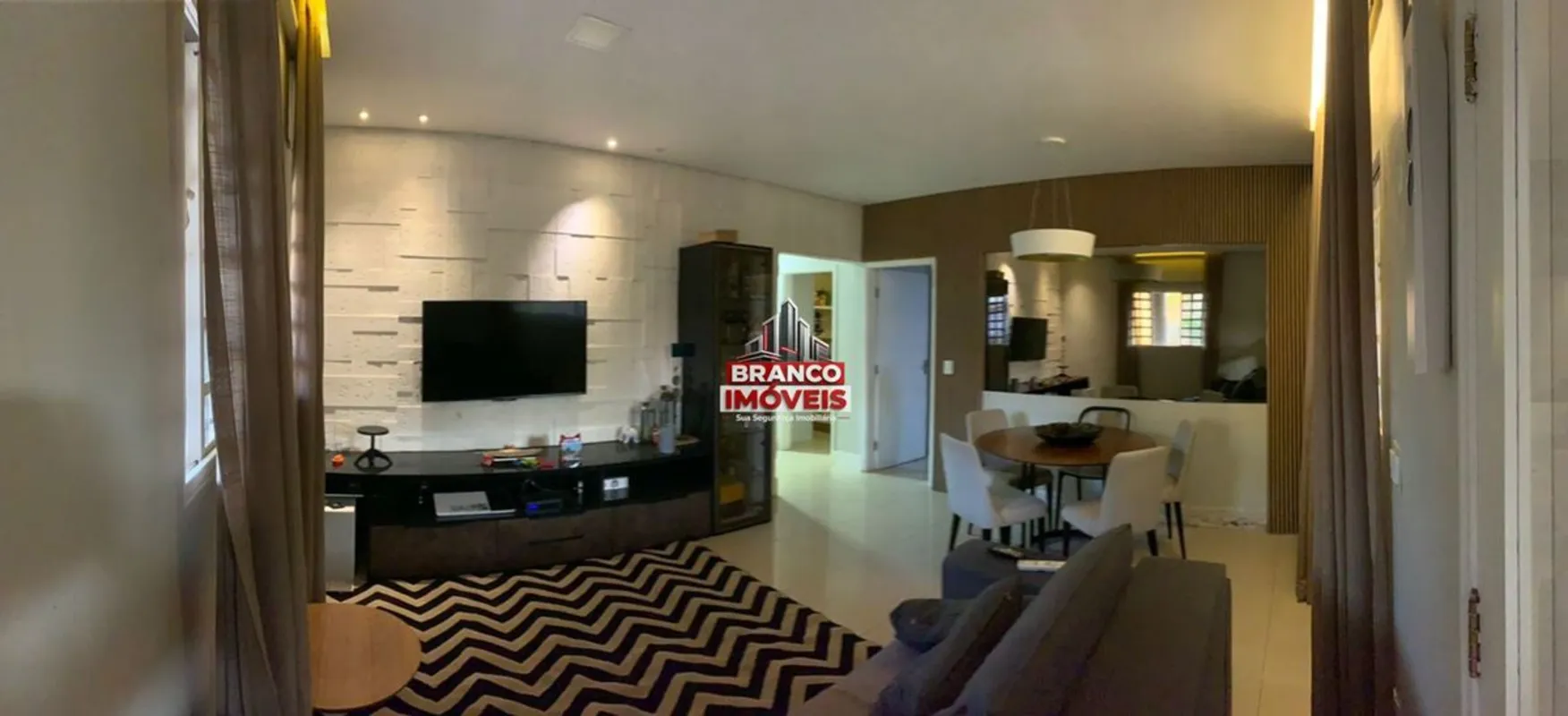 Branco Imóveis - VENDE CASA NA COLONIA AGRICOLA ÁGUAS CLARAS, o imóvel possui 40...