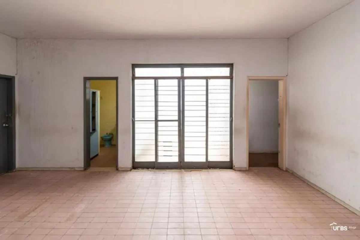 Sobreloja Comercial com aproximadamente 325m², localizada na Avenida Anhanguera ...