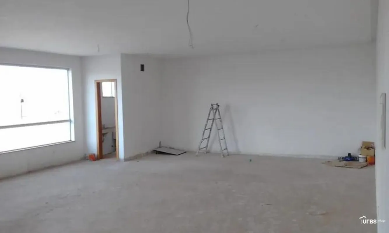 Sala comercial de 79 m² com banheiro privativo. 31/05/23