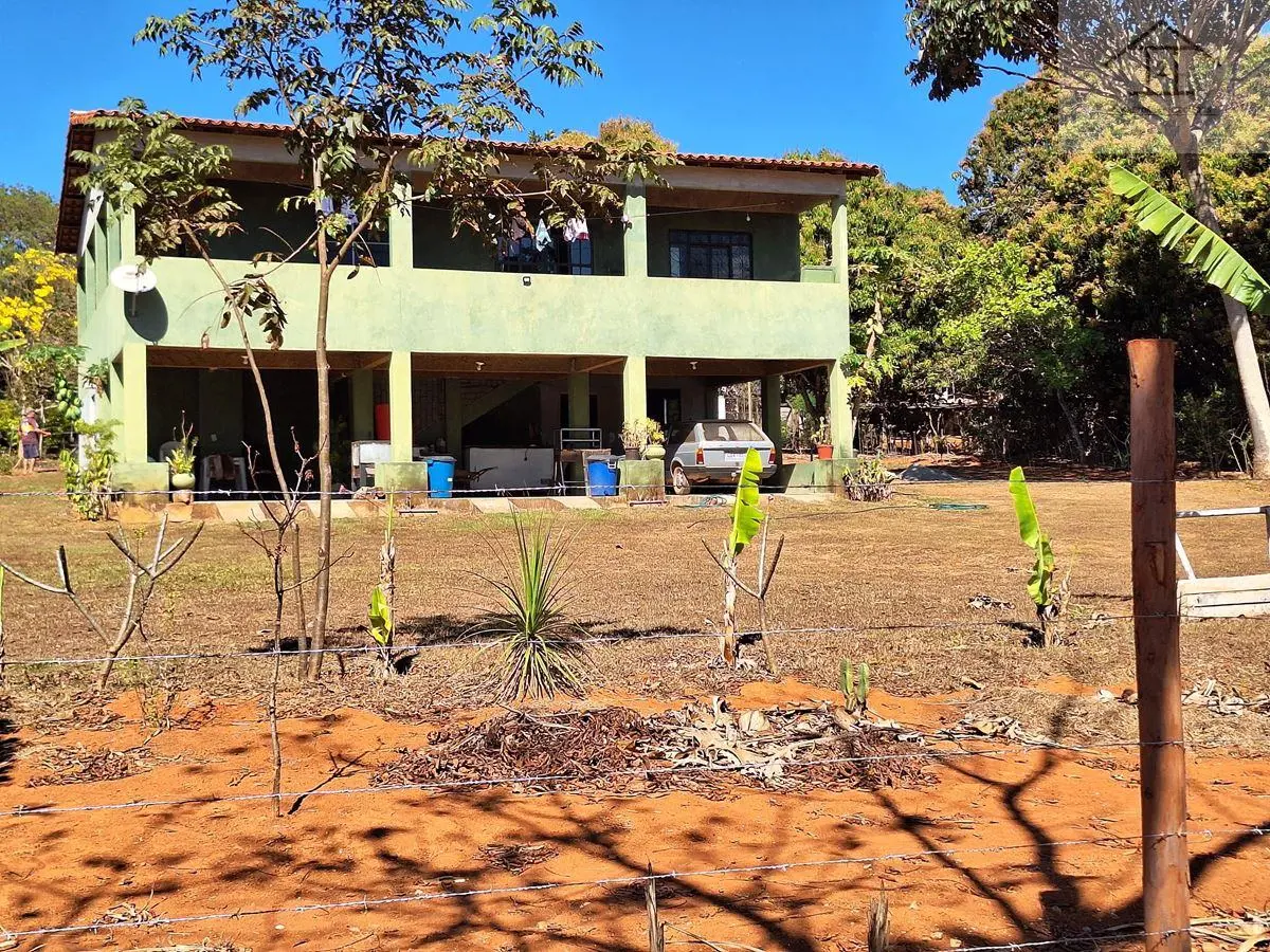 Vendo excelente chácara localizada no Jardim Umuarama, Município de Luziânia-GO,...