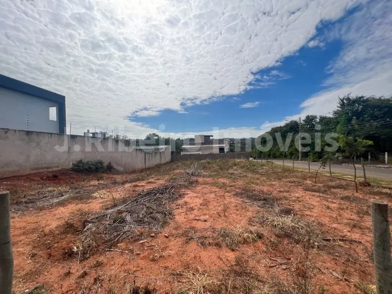J. RIBEIRO IMÓVEIS VENDE TERRENO DE ESQUINA - SHTQ QUADRA 04 CONJUNTO 06 LOTE 80...