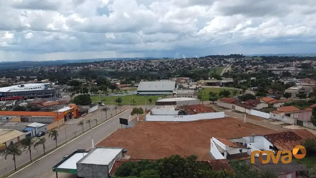 Área comercial no setor Maysa em Trindade, na divisa com Goiânia, ao lado da pra...