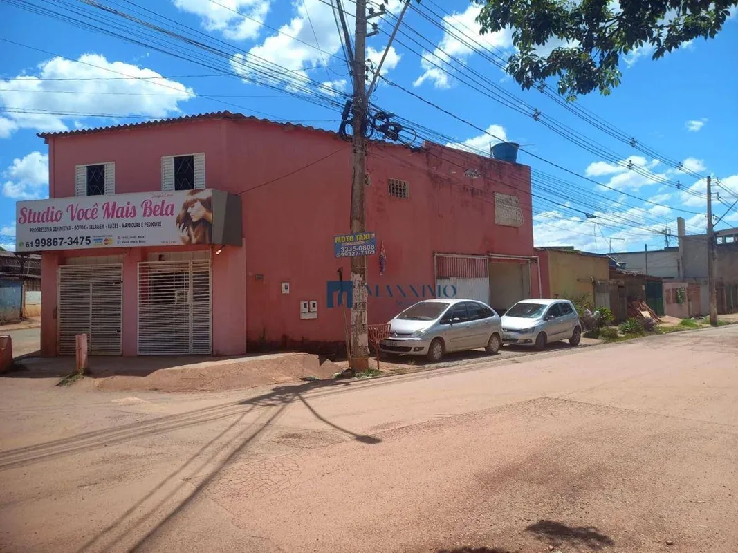 Sobrado com Loja na Vila Nova São Sebastião Brasília/DFO imóvel possui 200m² de ...