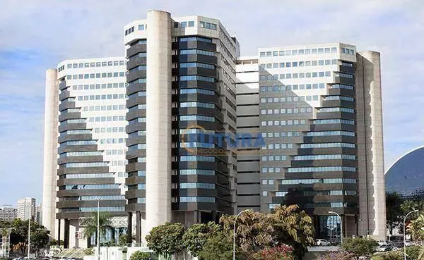 A FUTURA NEGÓCIOS IMOBILIÁRIOS disponibiliza para LOCAÇÃO:Excelente Loja ampla c...