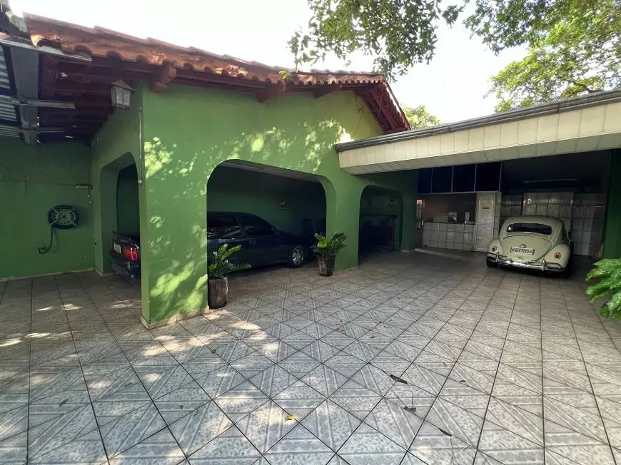 Casa comercial para venda tem 296 metros quadrados com 4 quartos em Jardim Améri...